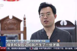 媒体人：中国男篮胡金秋和胡明轩站了出来 日本三位裁判站了出来